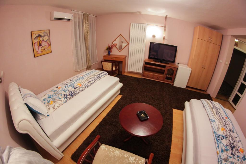 Hotel Fontana ゼニツァ 部屋 写真